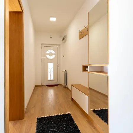 1-bedroom With Balcony Apartman *