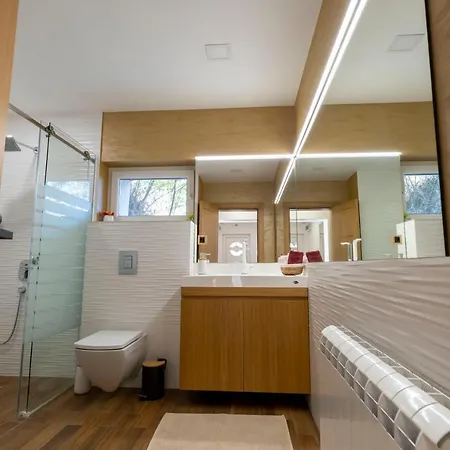 1-bedroom With Balcony Apartman Ledine