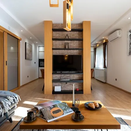 1-bedroom With Balcony Apartman